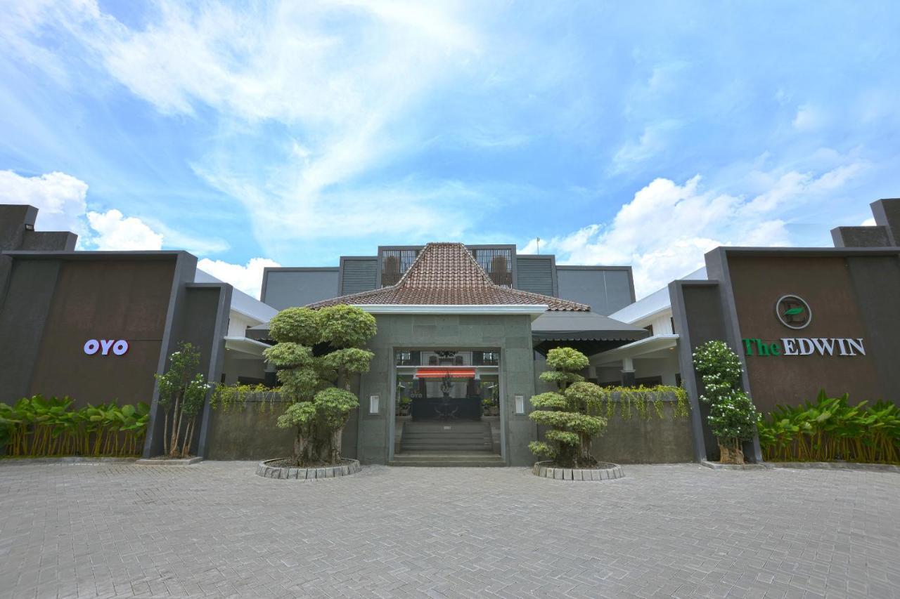 The Edwin Syariah Hotel Ngabean Buitenkant foto