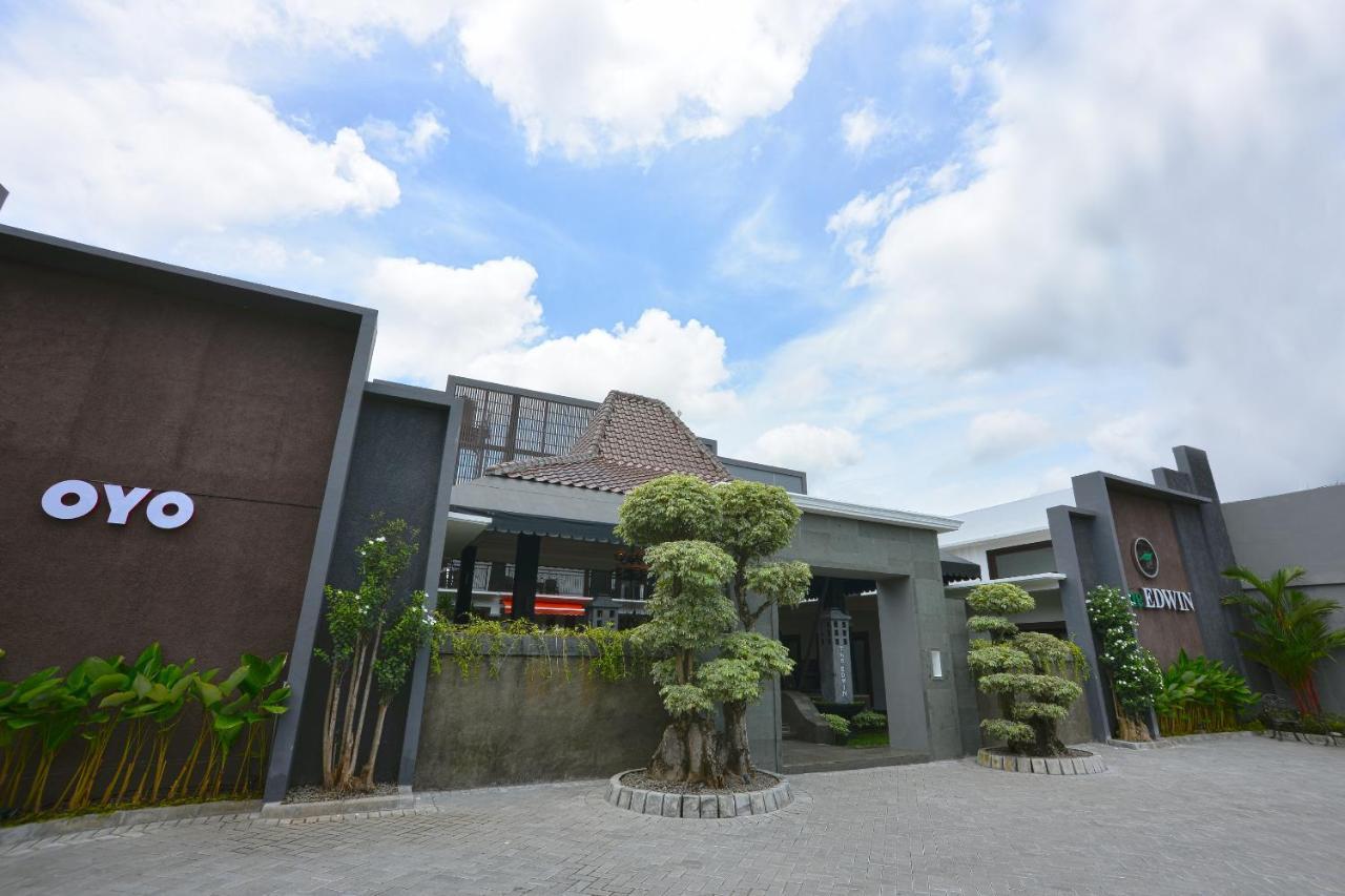 The Edwin Syariah Hotel Ngabean Buitenkant foto